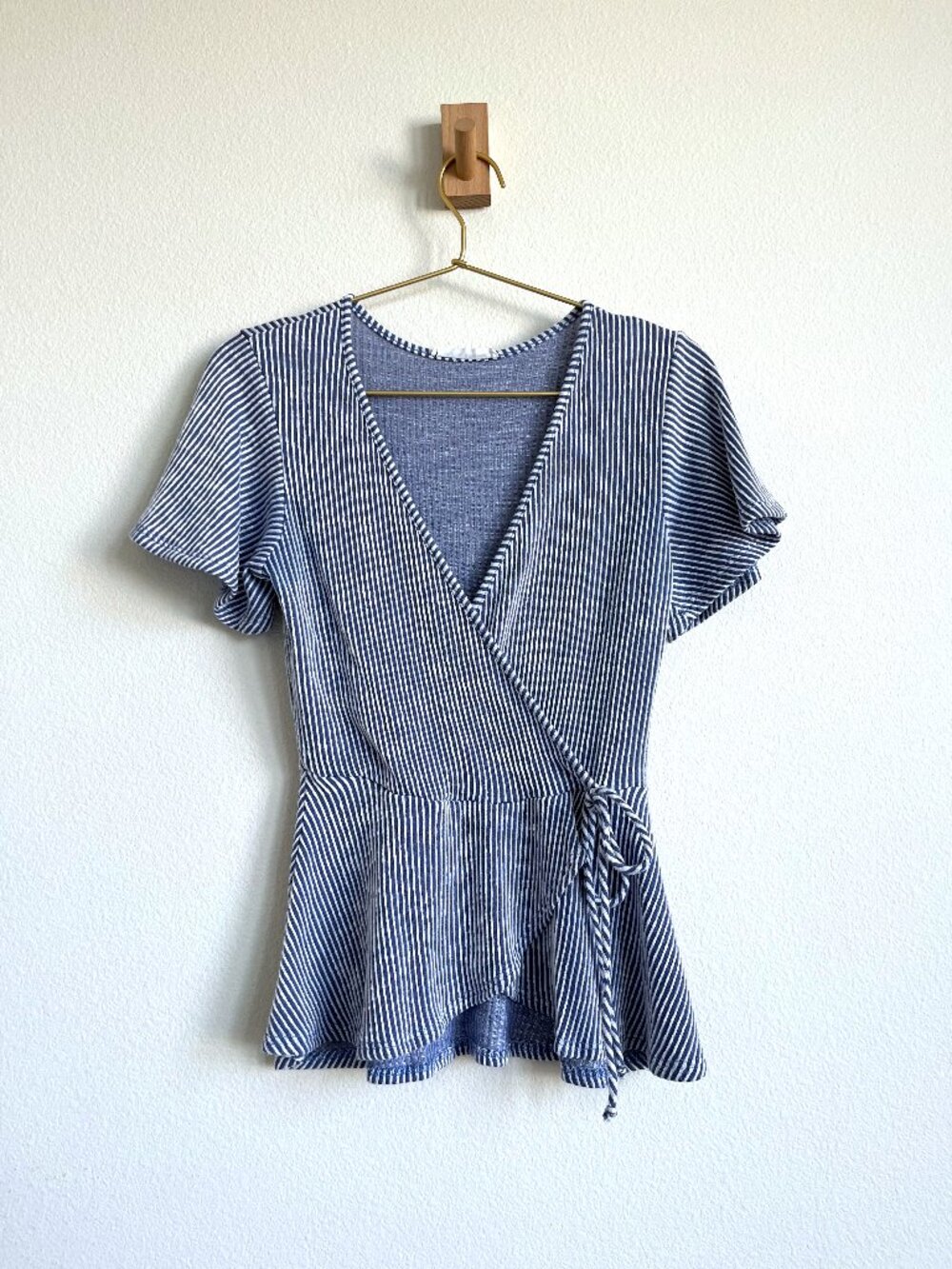 Caution to the Wind Striped Peplum Top - V-Neck Side Tie Blouse - Size S - Picture 2 of 9